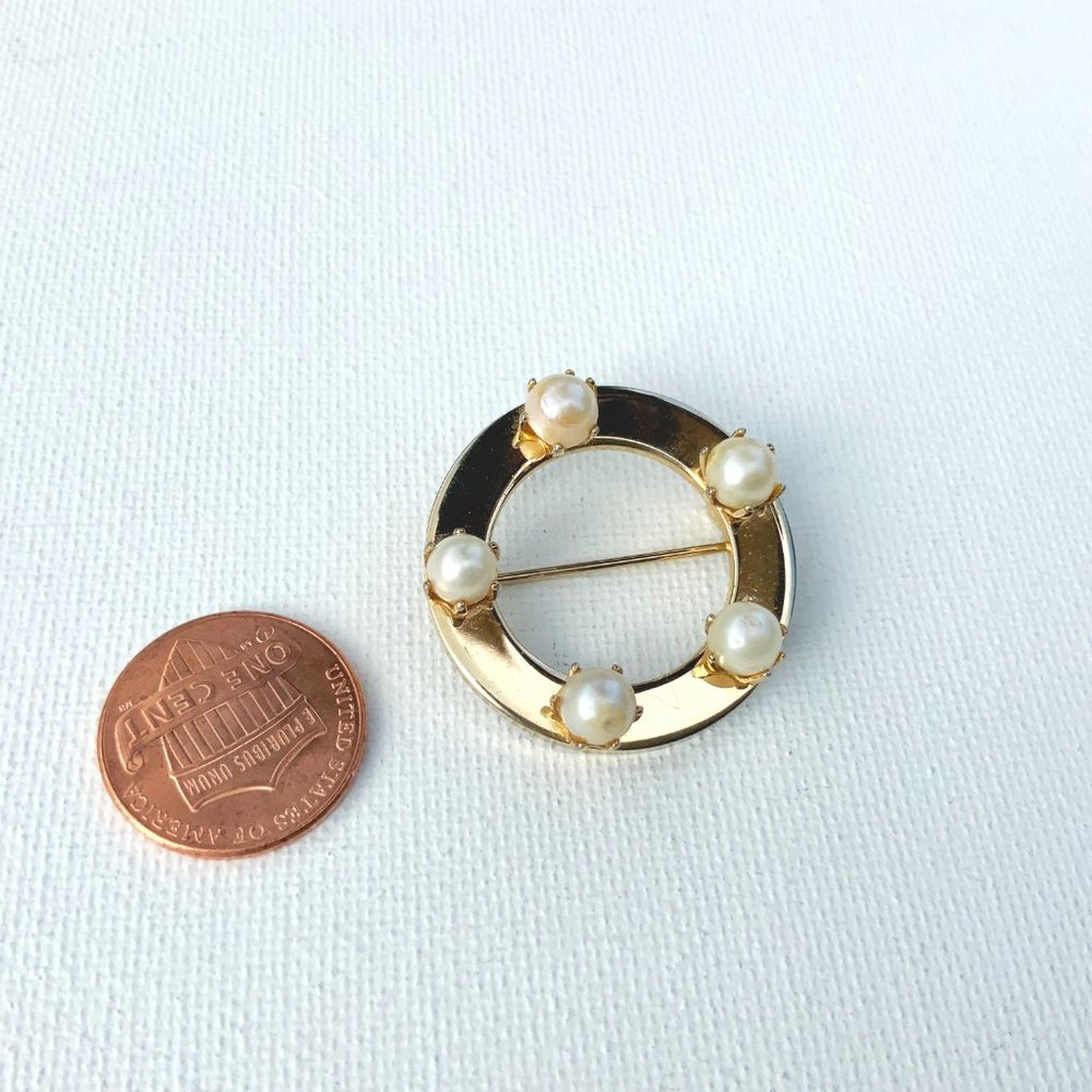 Modernist Goldtone Open Circle Cultured Pearles Pin Brooch - Picture 14 of 16